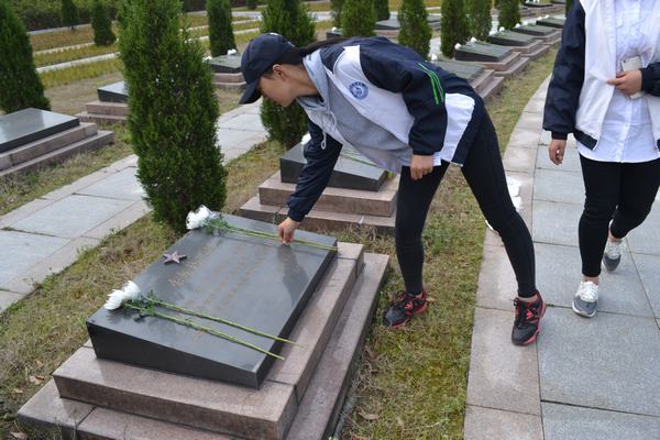 烈士陵园2_92999.jpg
