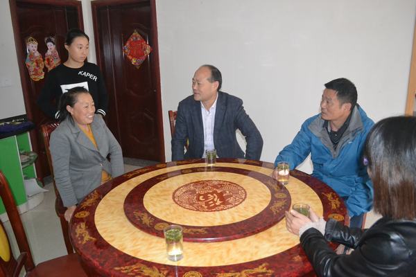 百千万走访2_75900.jpg