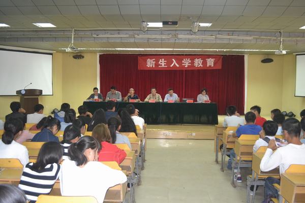 17入学教育1_37917.jpg