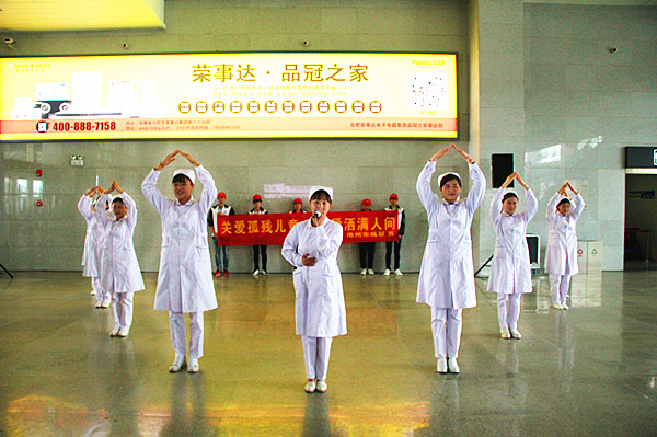 2高铁站青春快闪节目—手语《感恩的心》_37186.jpg 2高铁站青春快闪节目—手语《感恩的心》.JPG