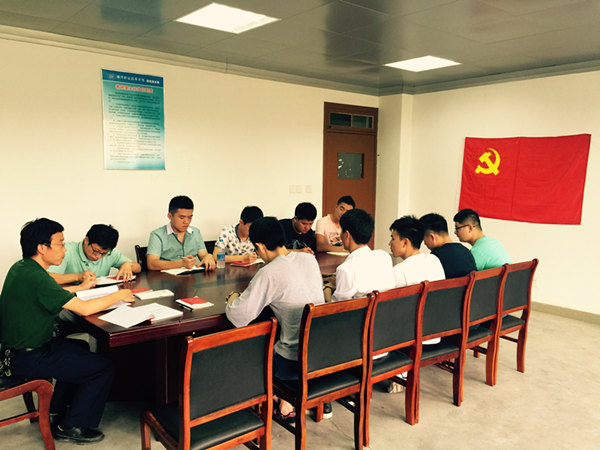 20160707毕业生党员微党课活动1_58773.jpg