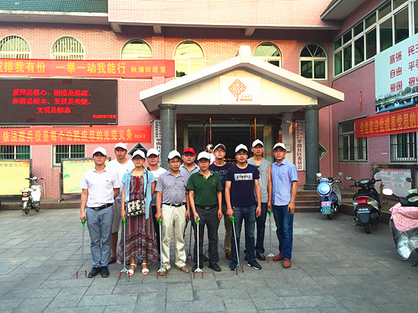 20160927党员教师赴翠微社区志愿活动1_47938_59239.jpg
