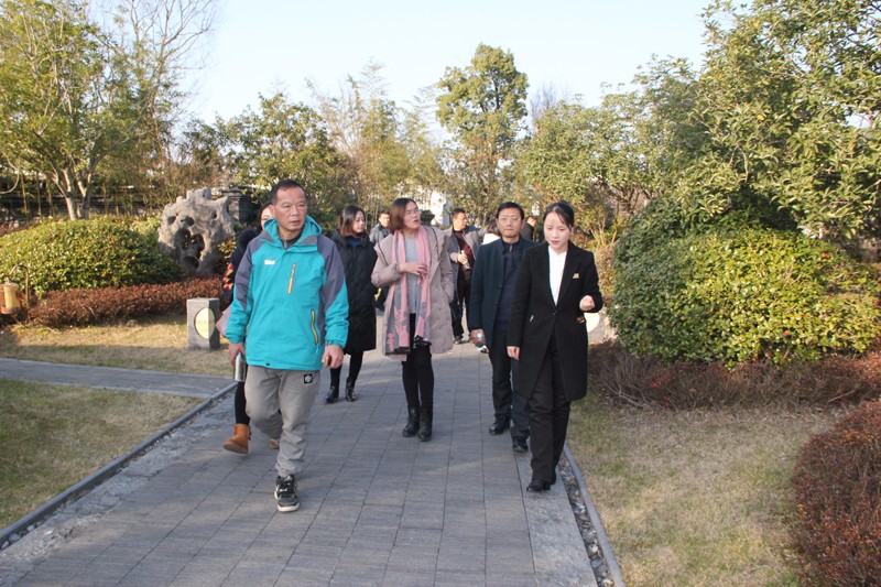4参观徽派园林建筑_89029.jpg