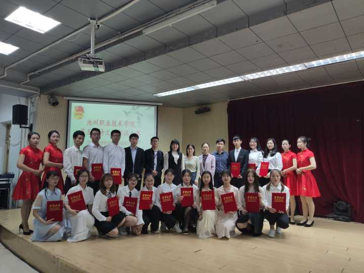 Cache_-1d4a1b5e46a8acca._58522.jpg Cache_-1d4a1b5e46a8acca..jpg