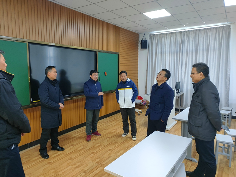 20200112李书记调研系部1.jpg