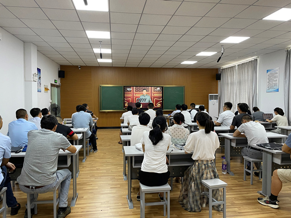 1625187267670291.jpg 20170701观看建党百年大会1_副本.jpg