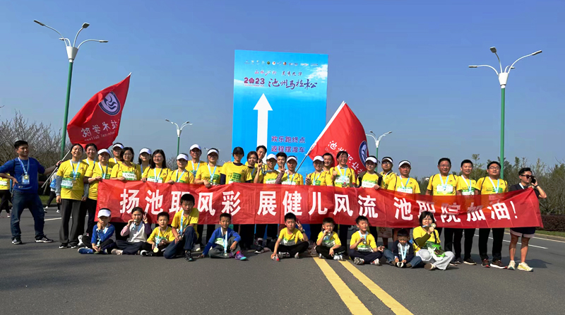 1697539693852813.jpg 合影.jpg