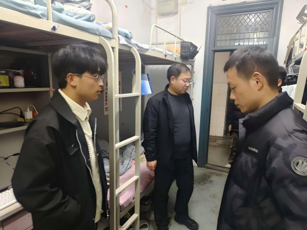 1739936325948256.png 看望学生1(1).png