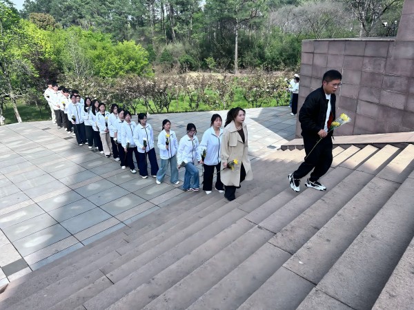1744166742729834.jpg 2025.4.7 清明活动1(1).jpg