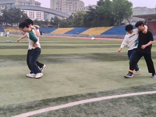 1745824437797000.jpg 趣味运动会1.jpg
