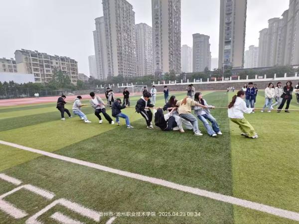 1746009617776544.jpg 2025.4.30 拔河1.jpg