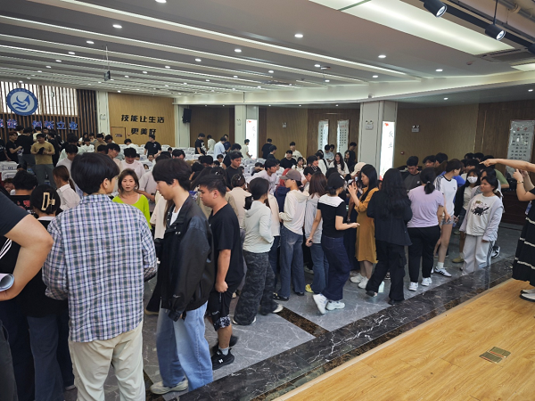 1748399875393403.png 图片3.png