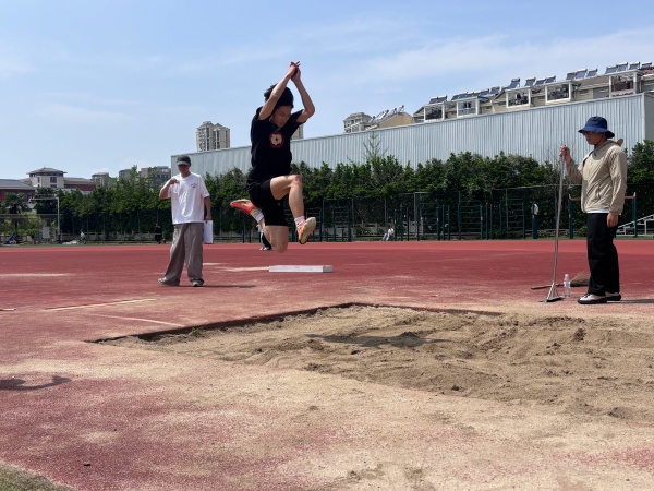 1777511403722462.jpg 跳远图片_副本.jpg